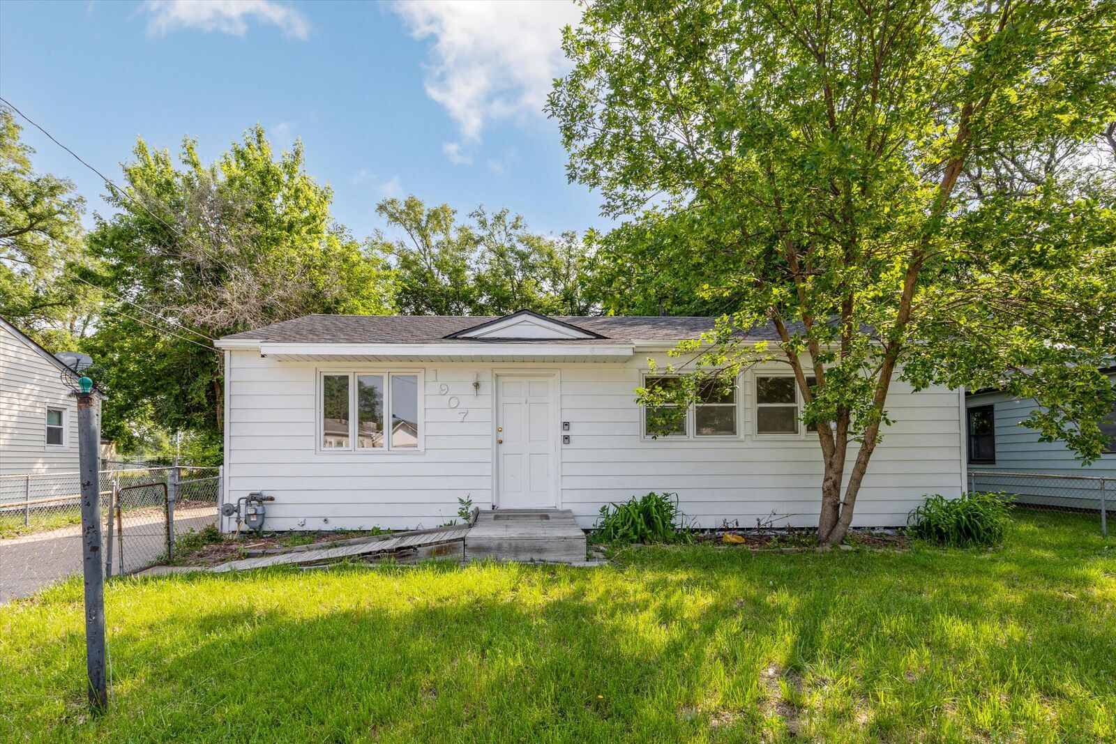Property Photo:  1907 Westside Drive  IA 51501 