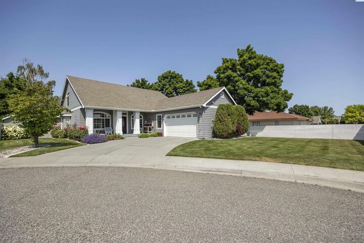 8820 W Imnaha Court  Kennewick WA 99336 photo