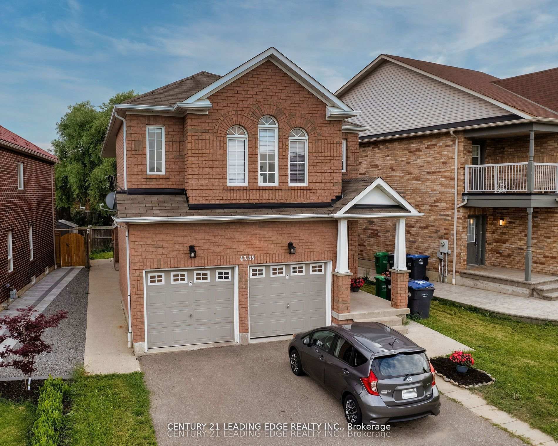 Property Photo: 4289 Guildwood Way ON L5R 0A7
