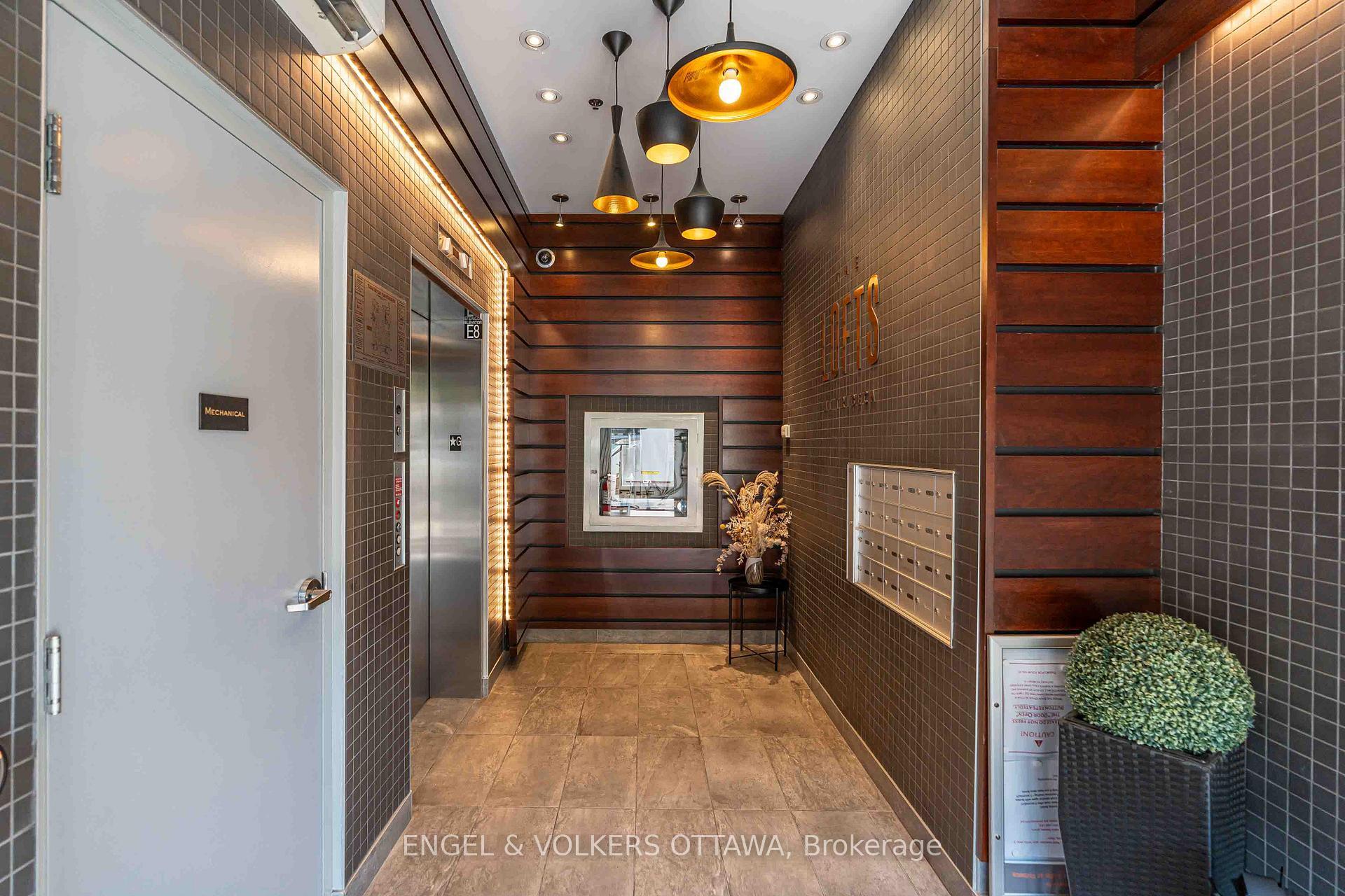 Property Photo: 197 Lisgar Street 202 ON K2P 0C3