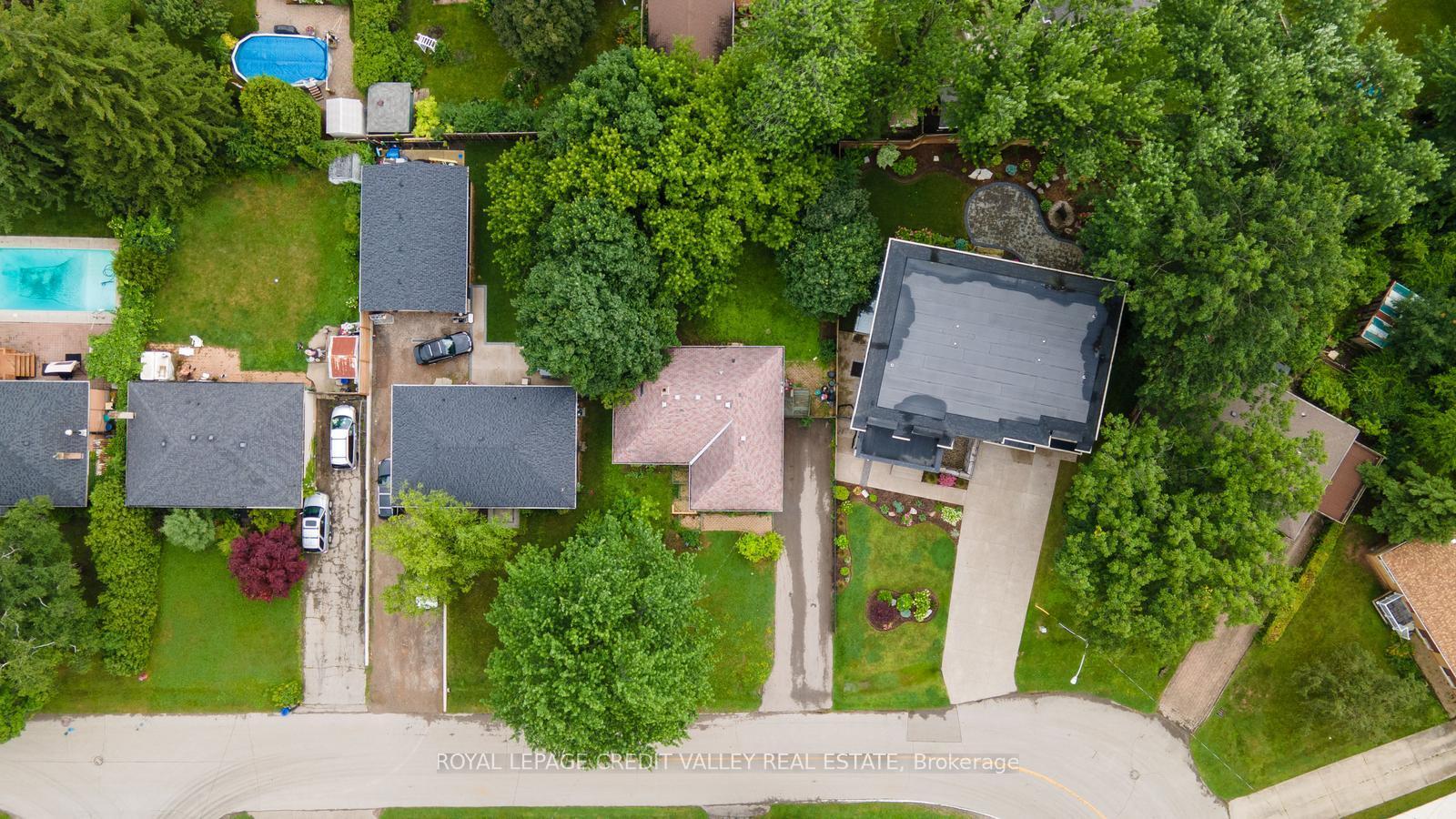 Property Photo:  535 Taplow Crescent  ON L6L 4V9 