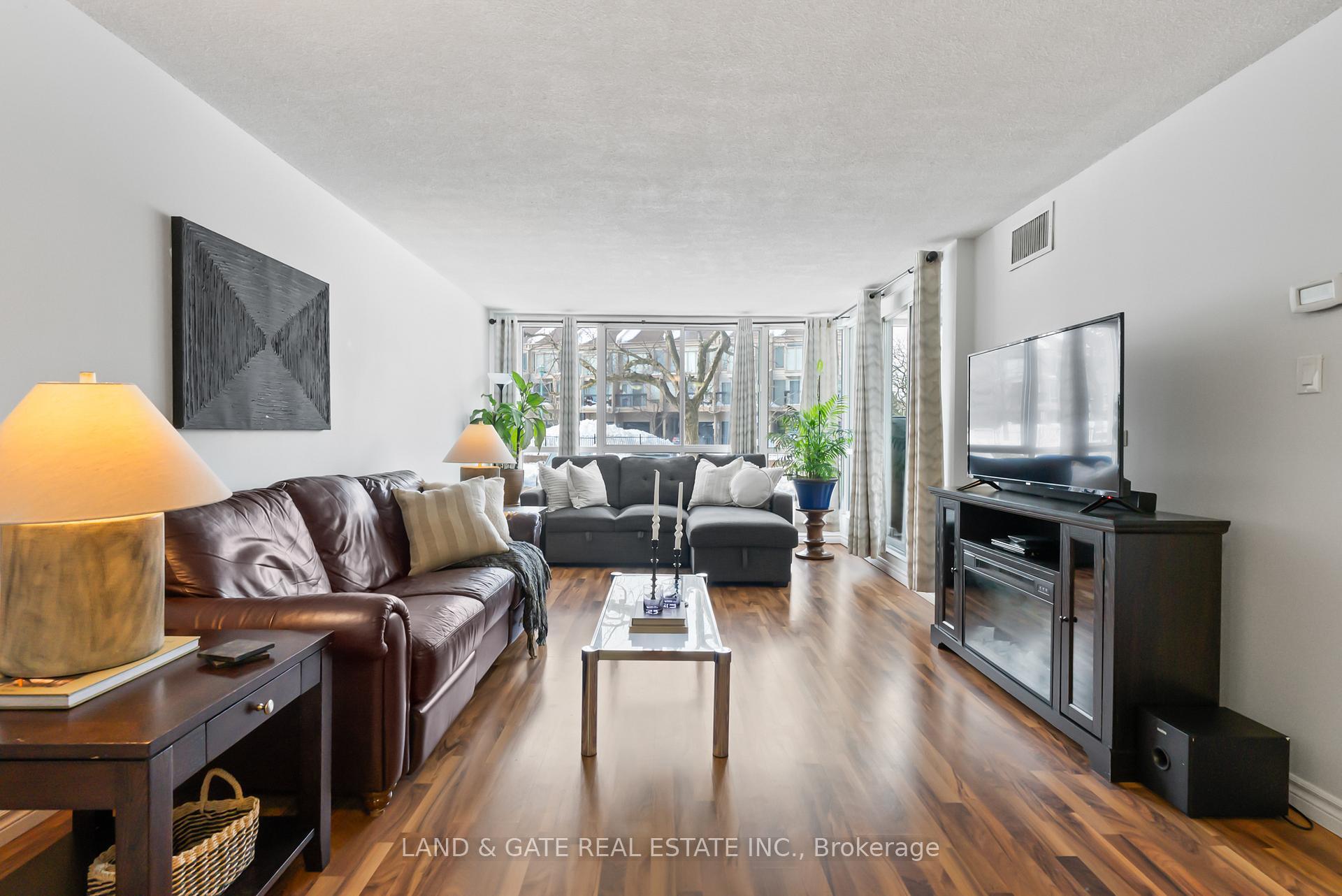 Property Photo: 25 Cumberland Lane 112 ON L1S 7K1