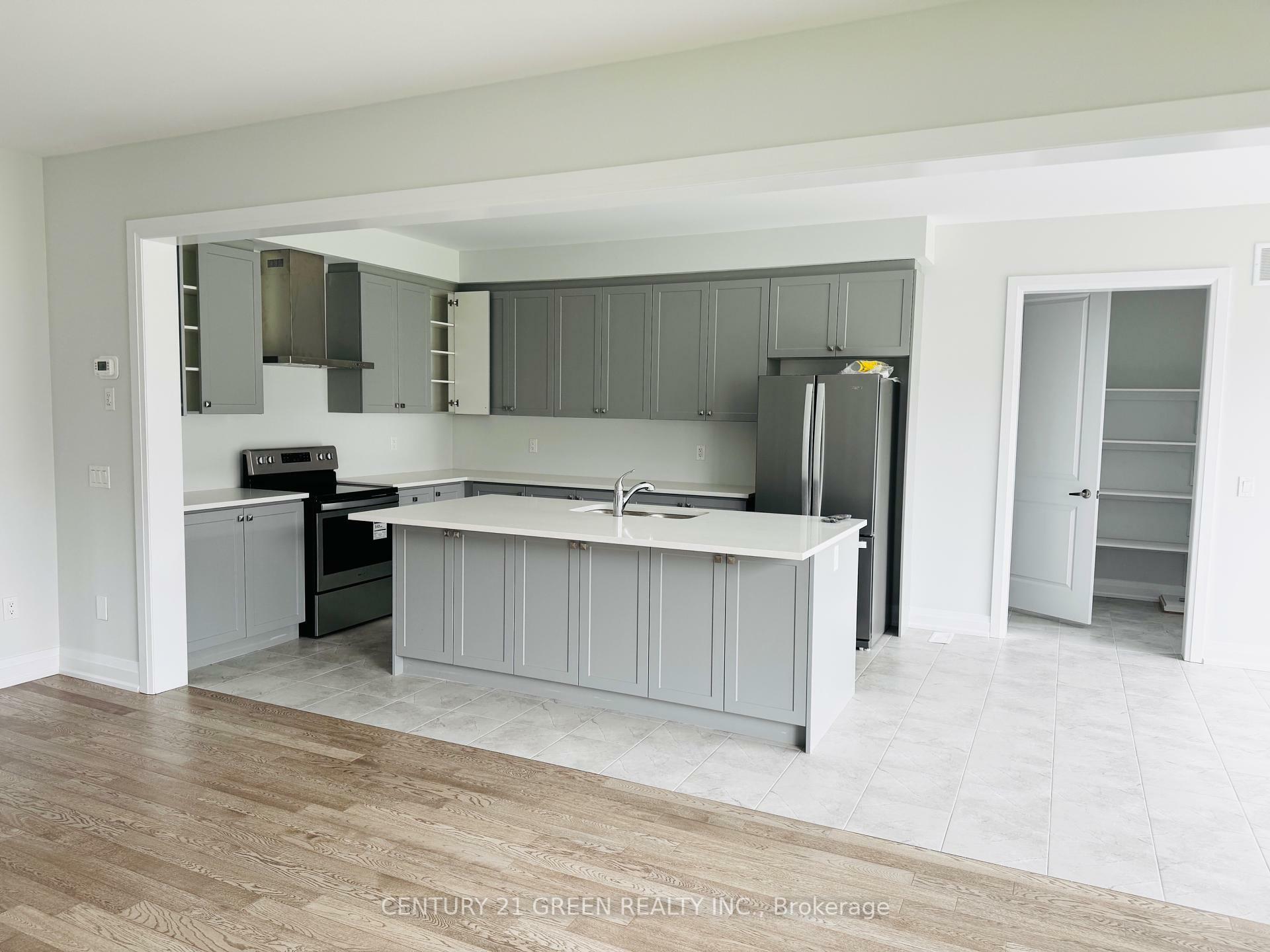 Property Photo: 233 Harwood Avenue ON N4T 0P3
