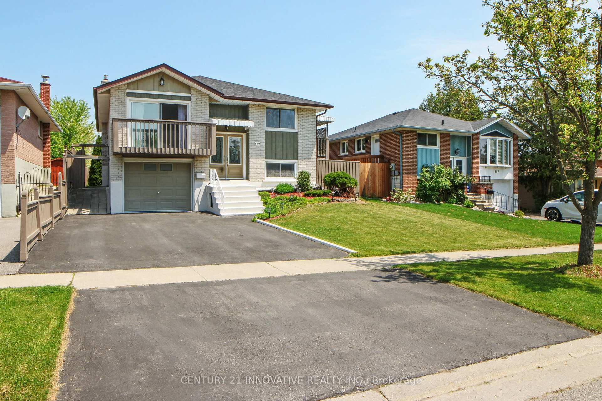 Photo de la propriété: 889 Carnaby Crescent ON L1G 2Y7