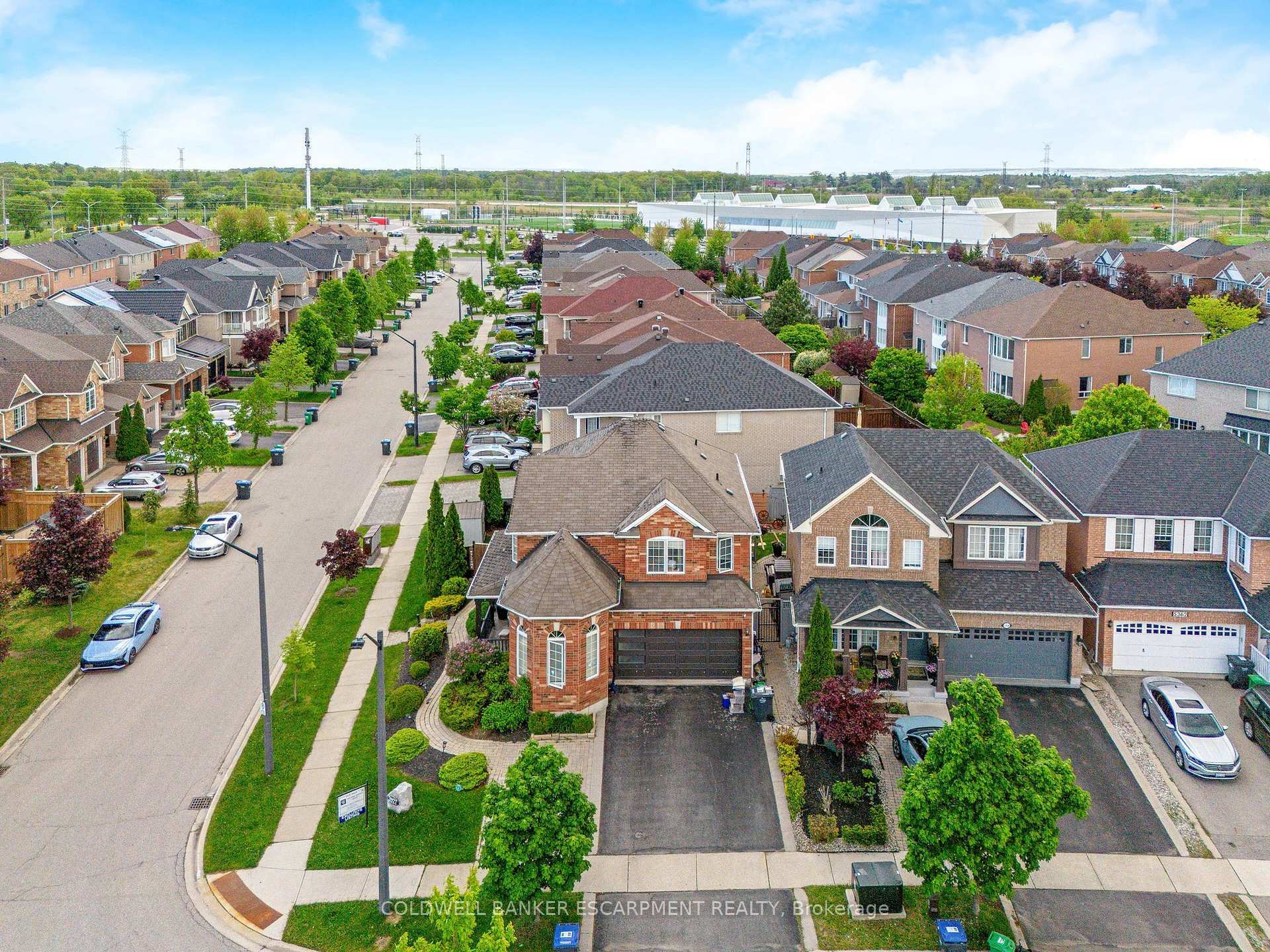Photo de la propriété: 3927 Mayla Drive ON L5M 7Y9