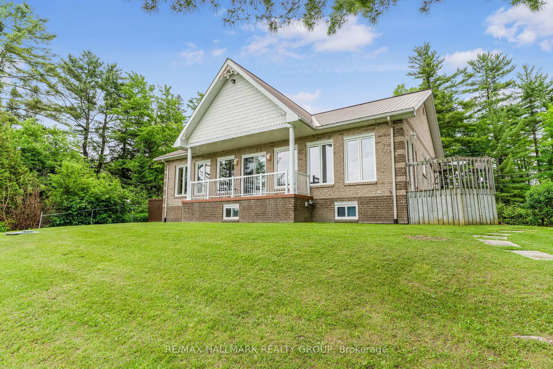 Property Photo: 2071 Tessier Street ON K0B 1L0