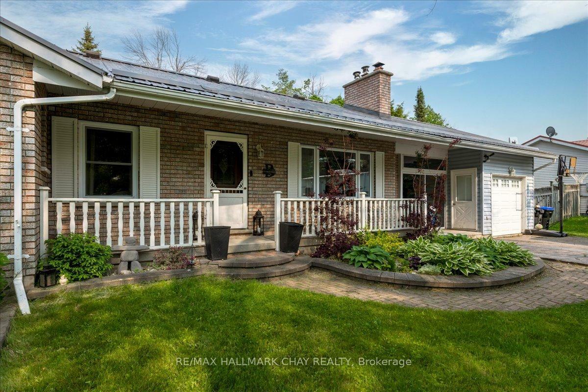 Property Photo:  4049 Bayview Avenue  ON L3V 6H7 