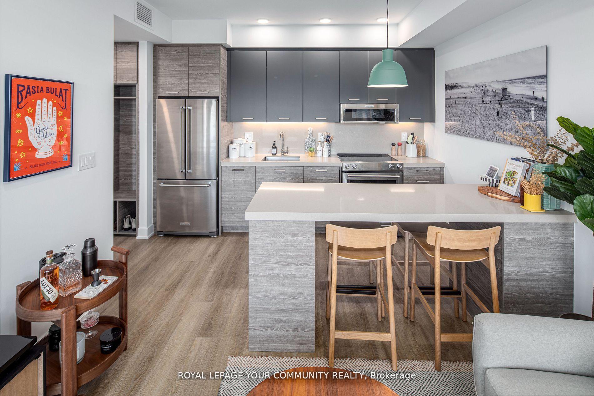 Property Photo: 484 Spadina Avenue 810 ON M5S 0E4