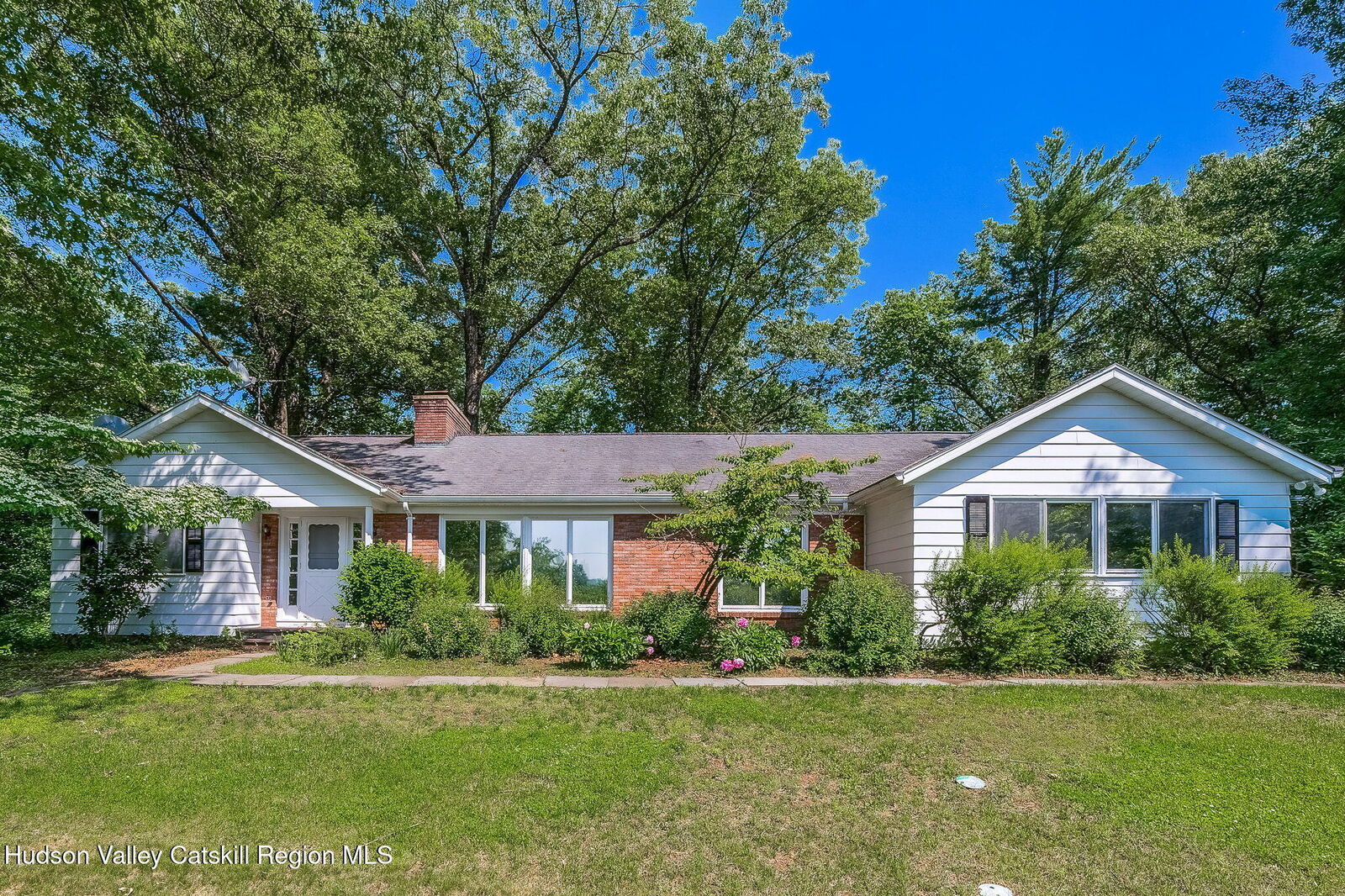 Property Photo:  159 Edgewood  NY 12443 