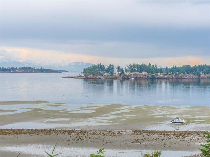 Property Photo: 1175 Resort Dr #1113 Sa-1 BC V9P 2E3