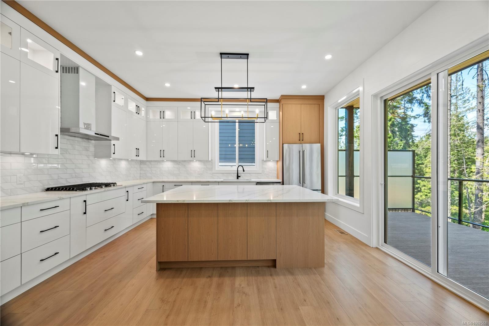 Property Photo: 216 Lone Oak Pl BC V9B 5N2