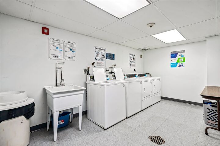 Property Photo:  2034 Swallow Hill Rd 403  PA 15220 