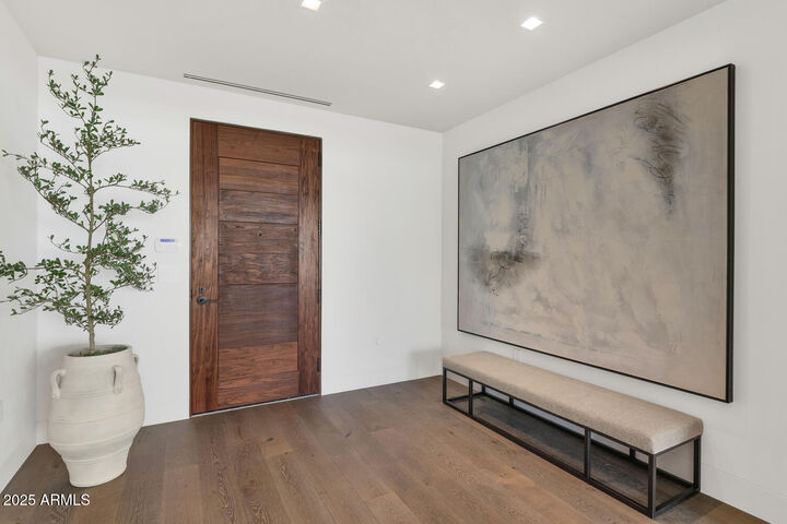 Property Photo: 6587 N Palmeraie Boulevard 1051 AZ 85253