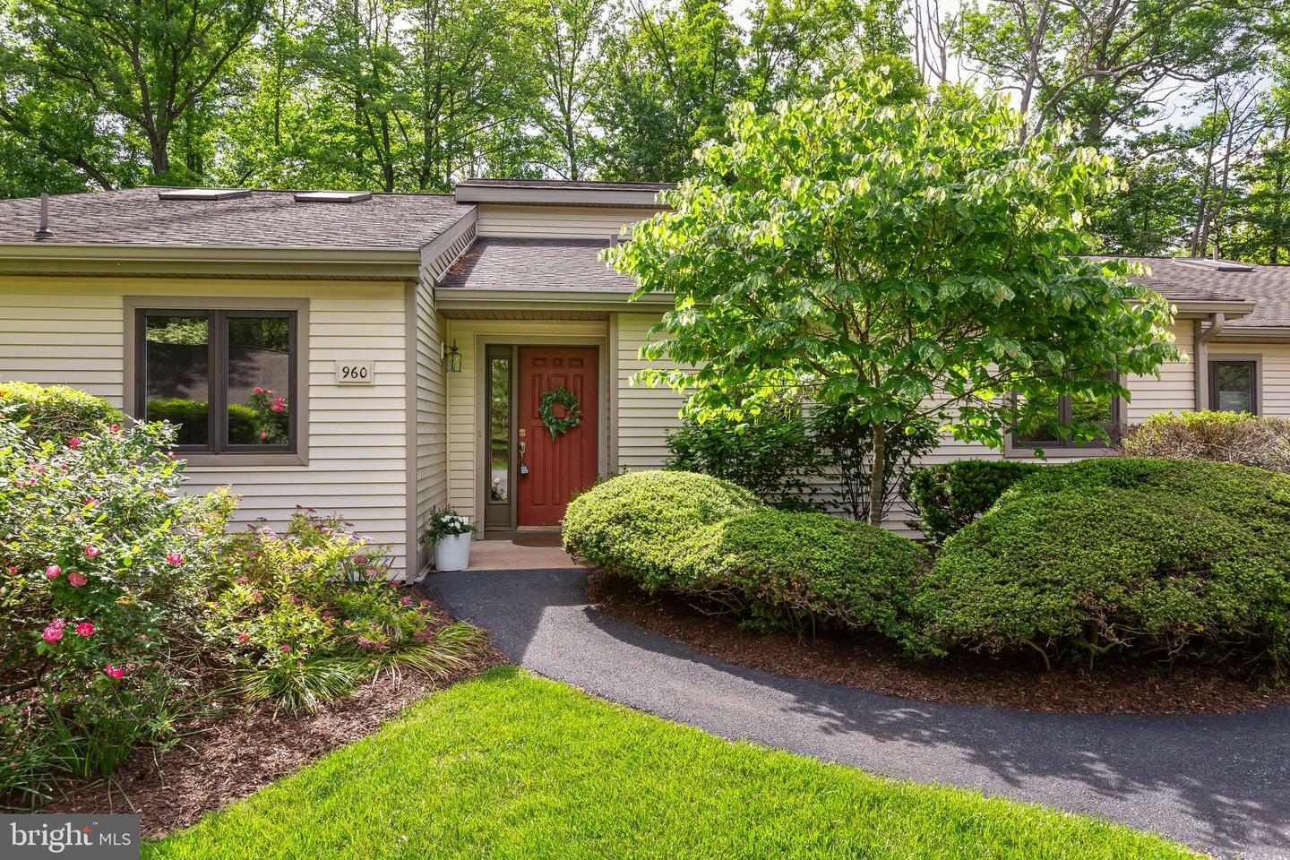 960 Kennett Way  West Chester PA 19380 photo