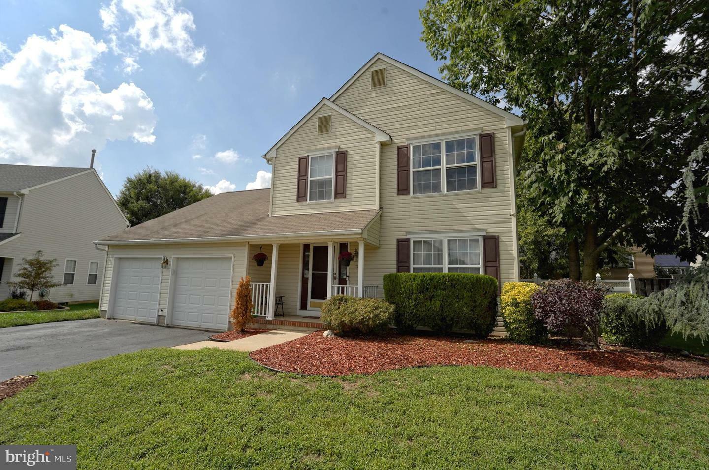 Property Photo:  10 Sunflower Lane  NJ 08620 