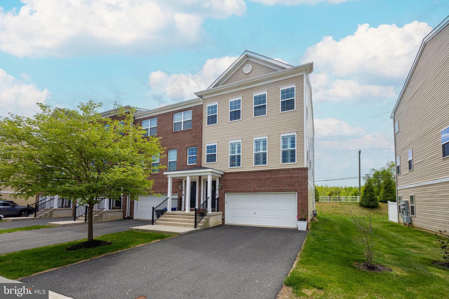 Property Photo: 20 Kramer Court NJ 08518