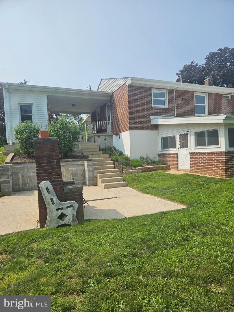 Property Photo: 438 Maple Street PA 17512