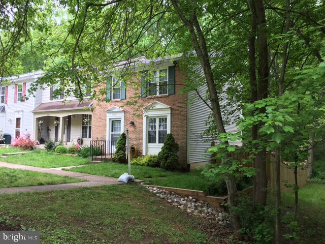 Property Photo: 5862 Wood Flower Ct VA 22015