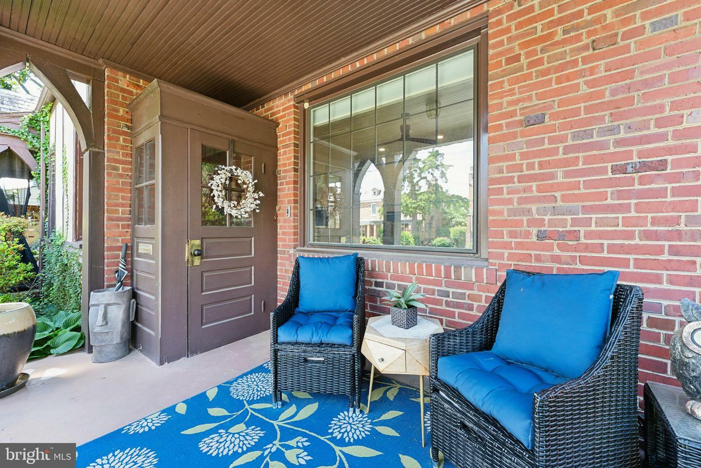 Property Photo: 614 Oneida Place NW DC 20011