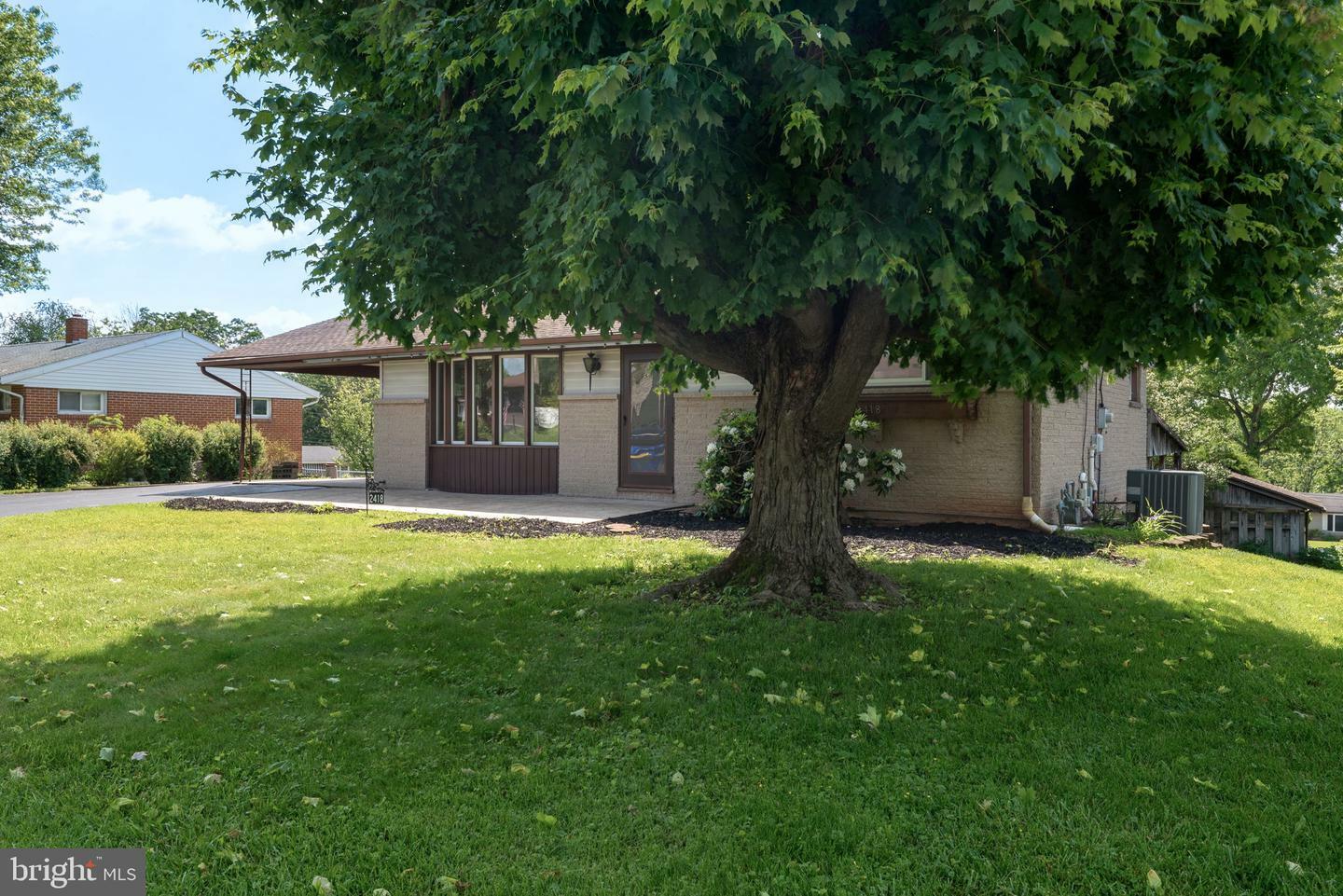 Property Photo:  2418 Berkshire Lane  PA 17315 