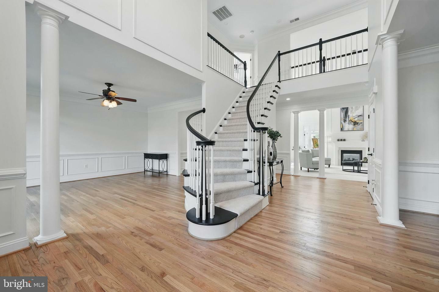 Property Photo: 6033 Tinley Mill Drive VA 20169