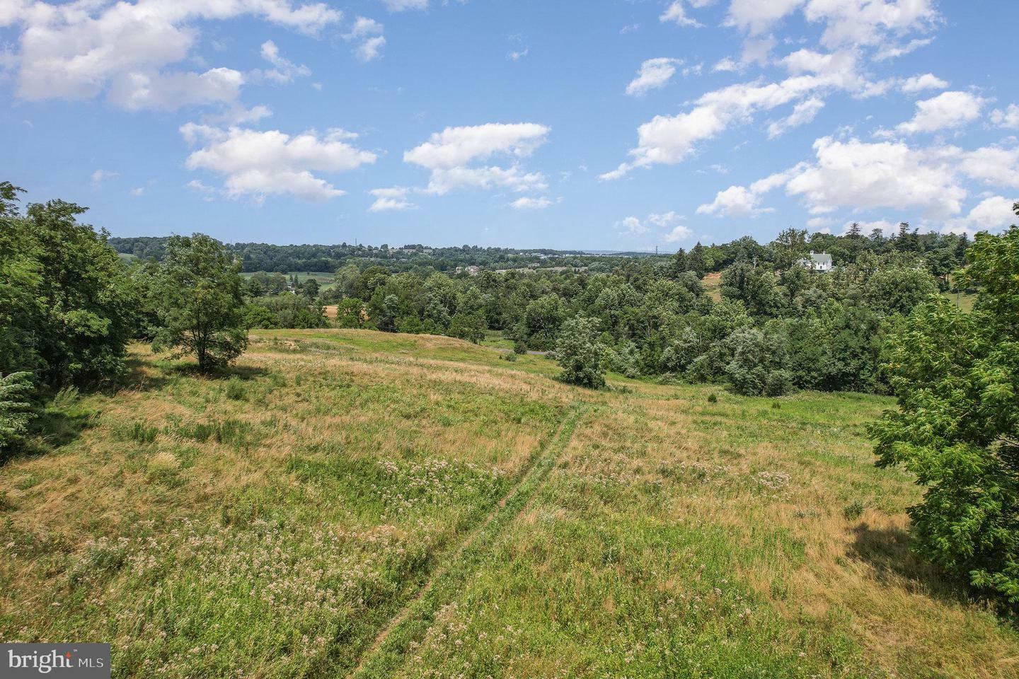 Property Photo: 281 N Lewisberry Road PA 17055