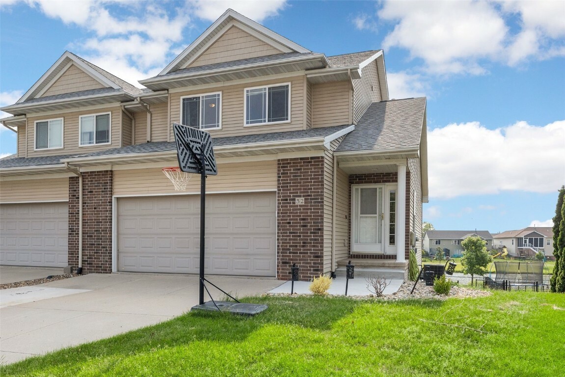 32 S Park Ridge Road  North Liberty IA 52317 photo