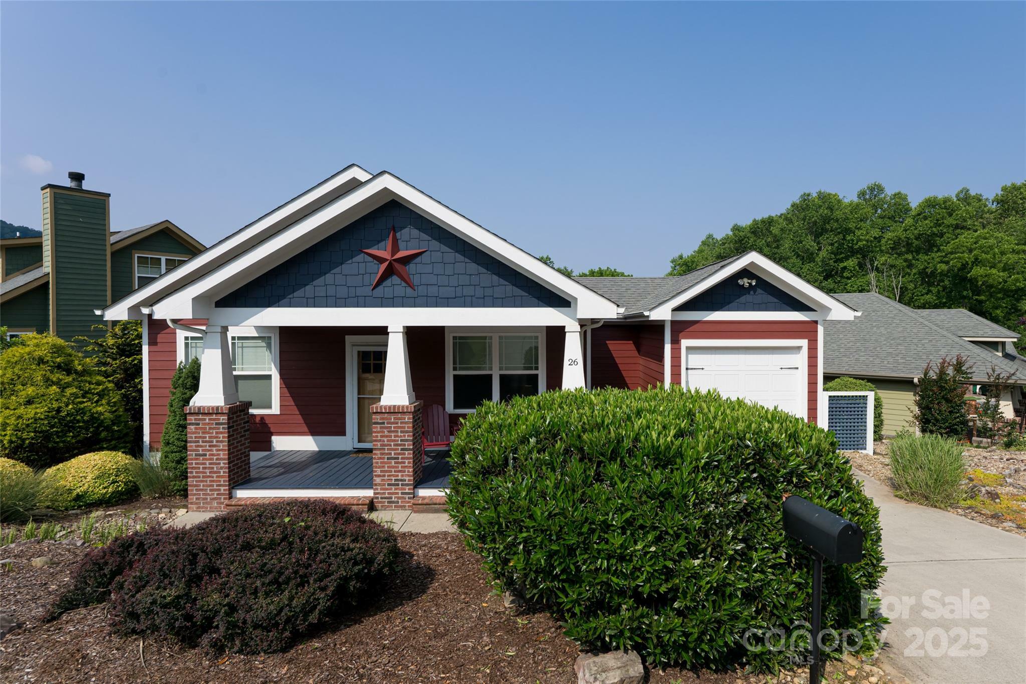 Property Photo:  26 Byrdcliffe Lane  NC 28805 