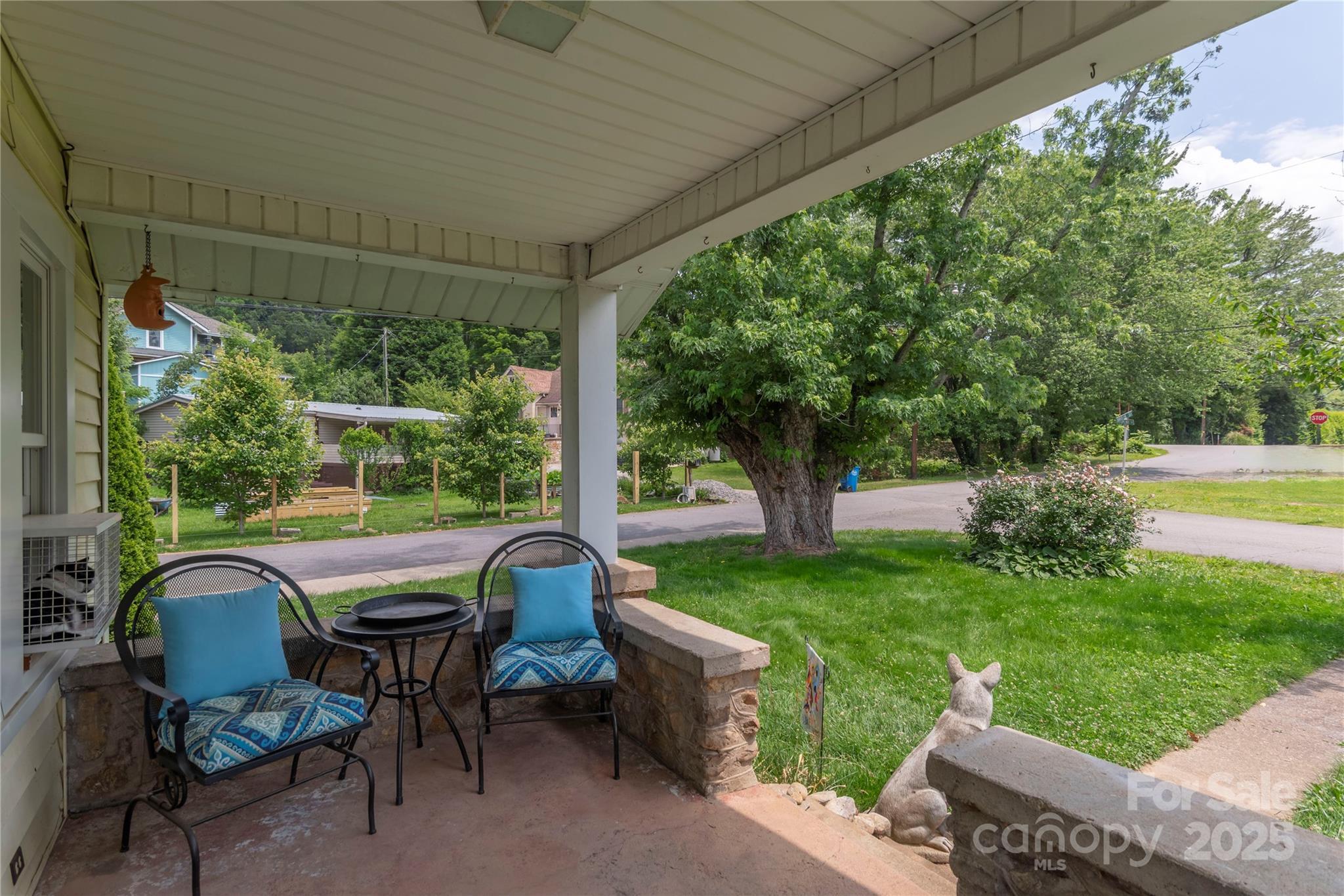 Property Photo: 10 Poplar Street NC 28786