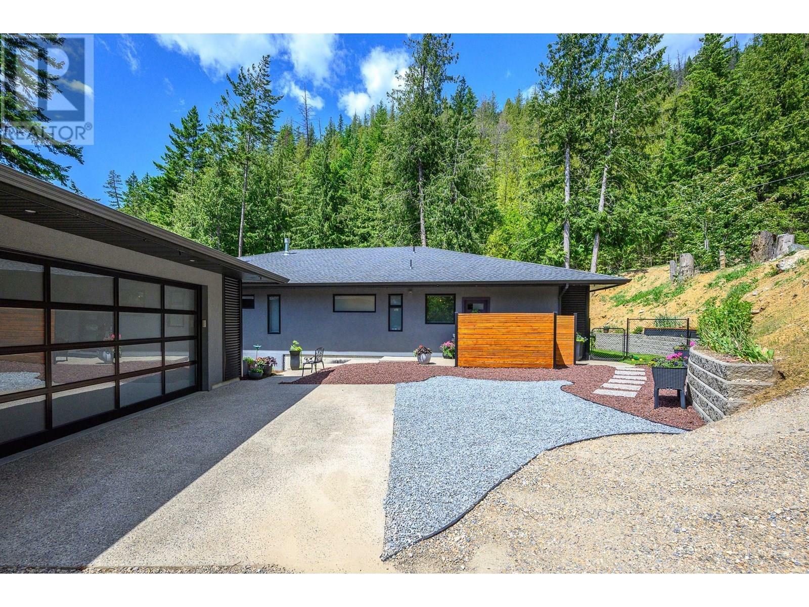 Property Photo: 5846 Sunnybrae-Canoe Point Road BC V0E 2X1