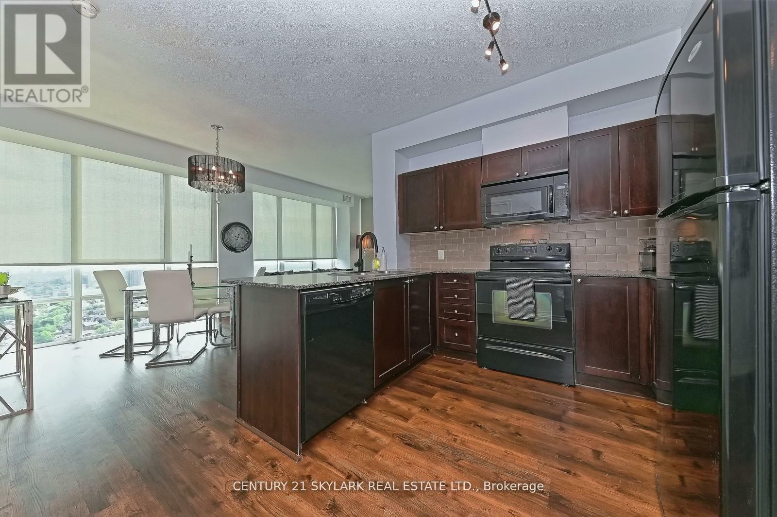 Property Photo: 3525 Kariya Drive 2902 ON L5B 0C2