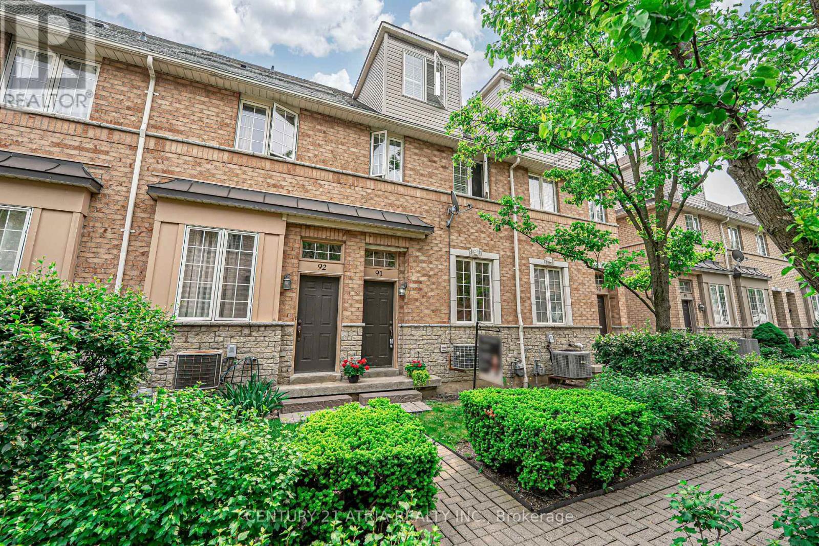 Property Photo: 23 Observatory Lane 91 ON L4C 0M7