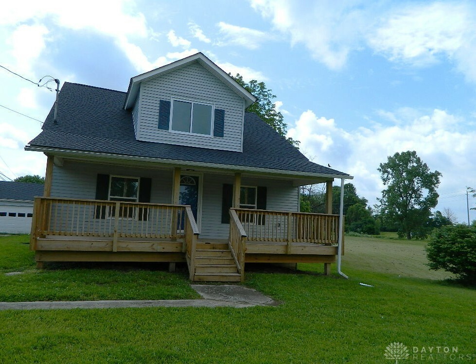 Property Photo:  16 W Walnut Street  OH 43128 