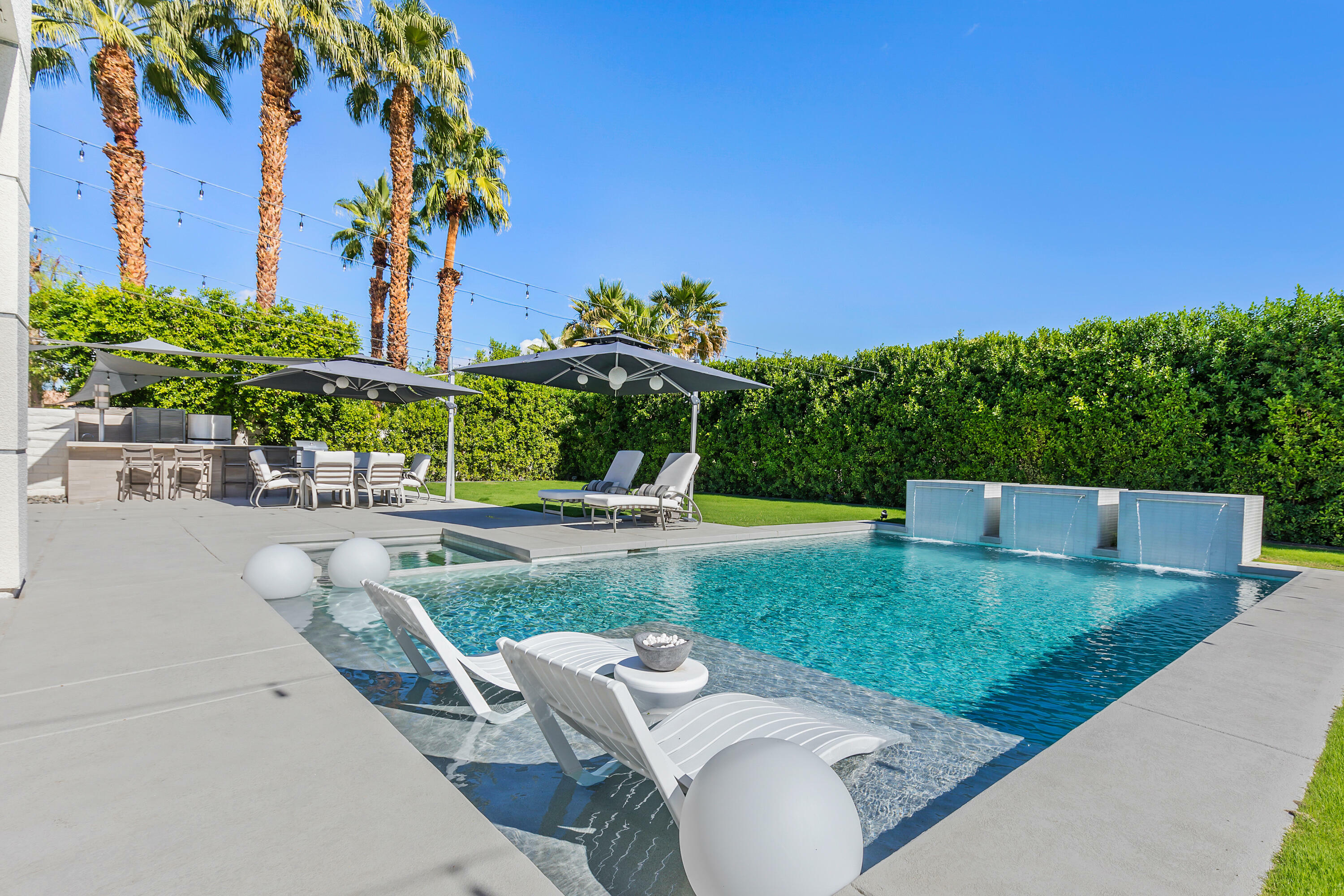 Property Photo: 11 Sterling Place CA 92270