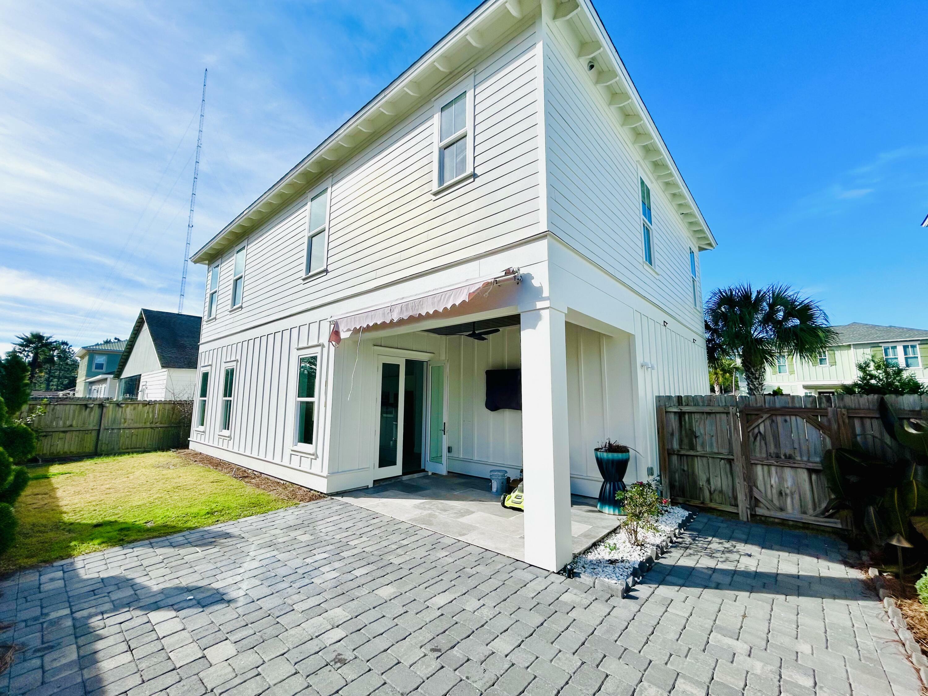 Property Photo: 75 Rivercrest Circle FL 32459