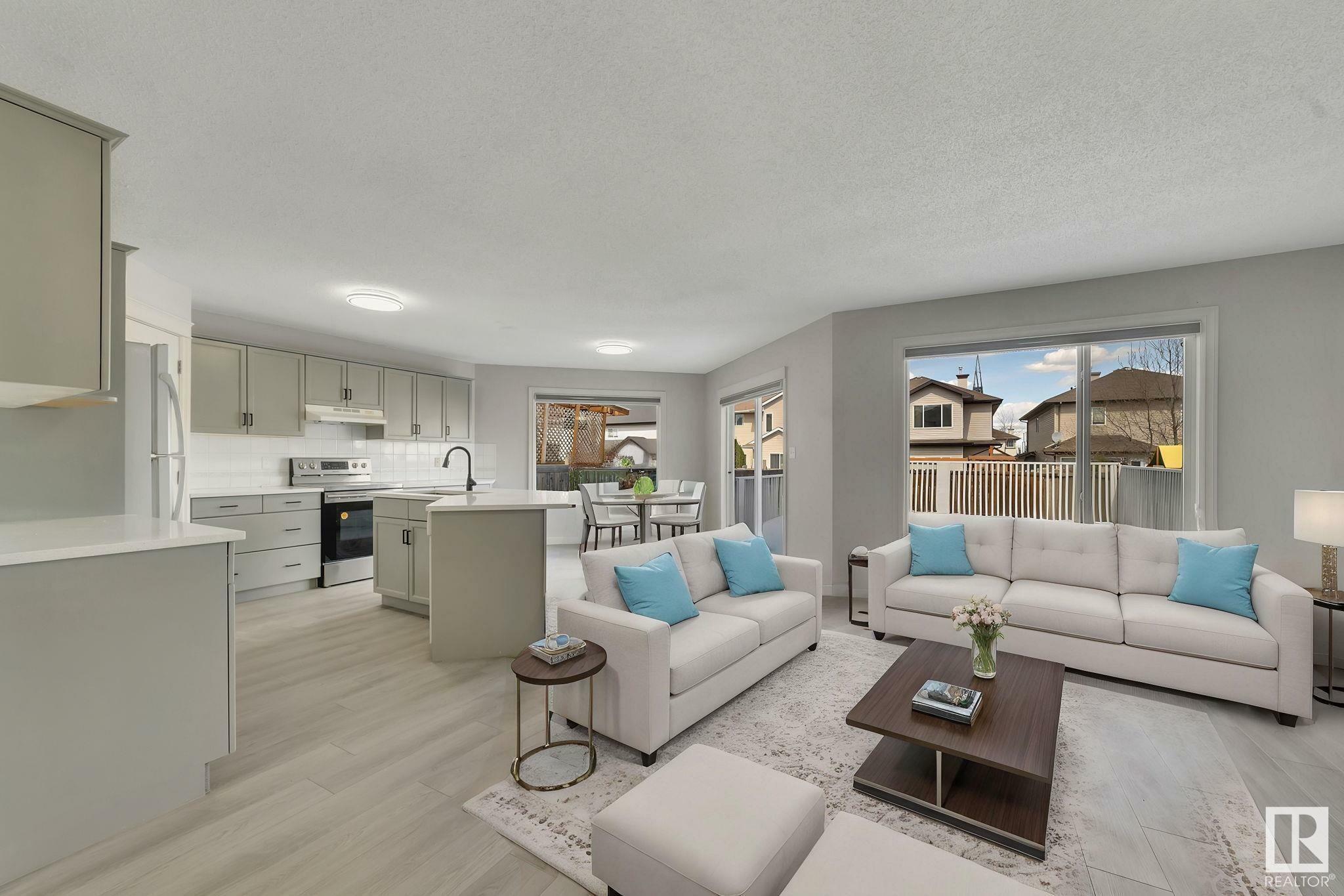 Photo de la propriété: 8010 3 Avenue SW AB T6X 1K6