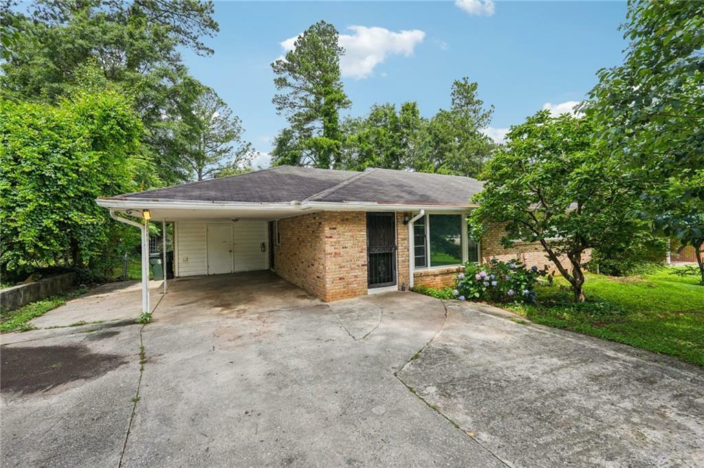 Property Photo: 2880 Shallowford Road GA 30341