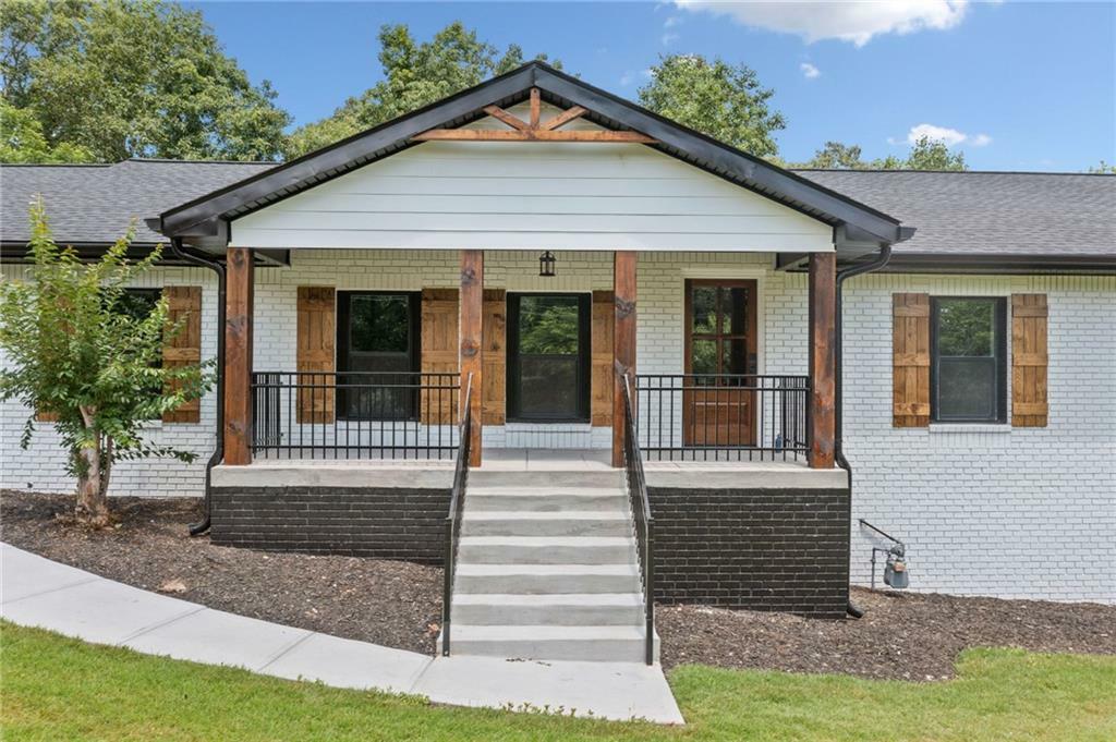 Property Photo: 136 Ridgecrest Drive GA 30107