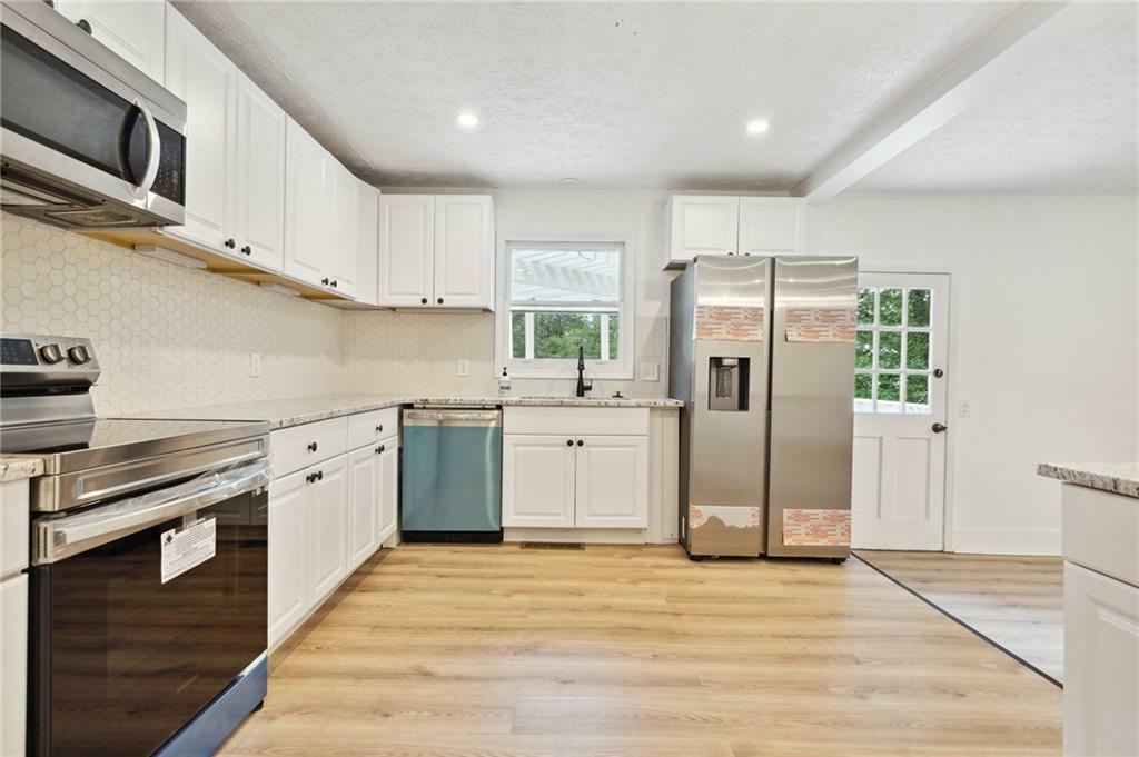 Property Photo: 383 Oakridge Drive GA 30121