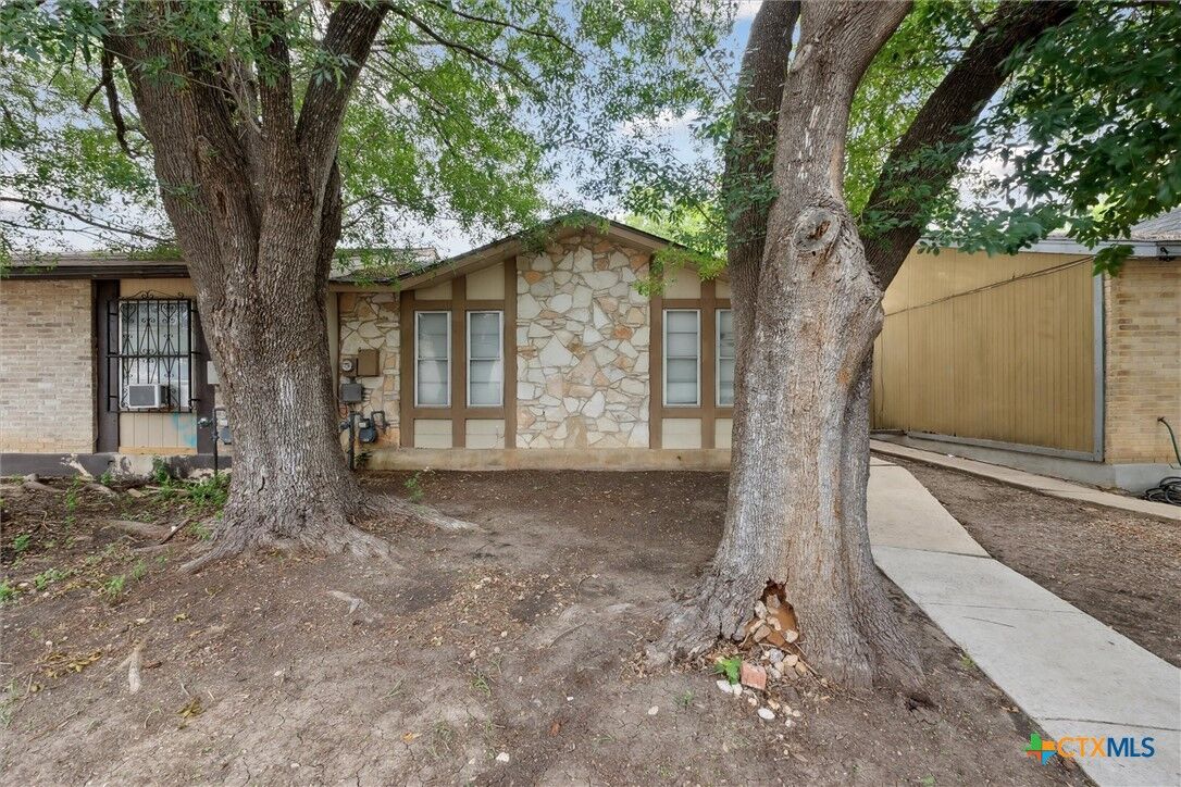 Property Photo: 6839 Neston Drive TX 78239