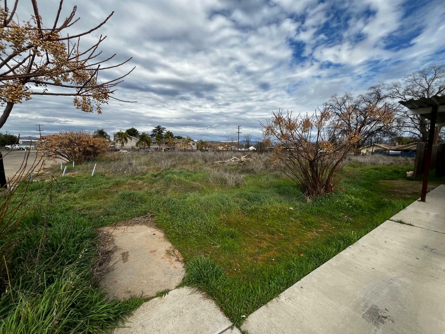 Property Photo: 449 G Street CA 93646