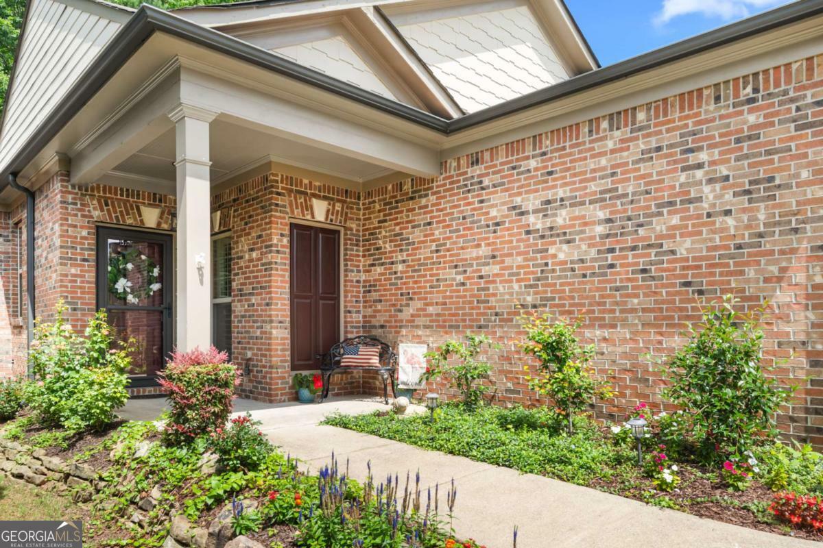Property Photo: 5990 Redstone Way GA 30040