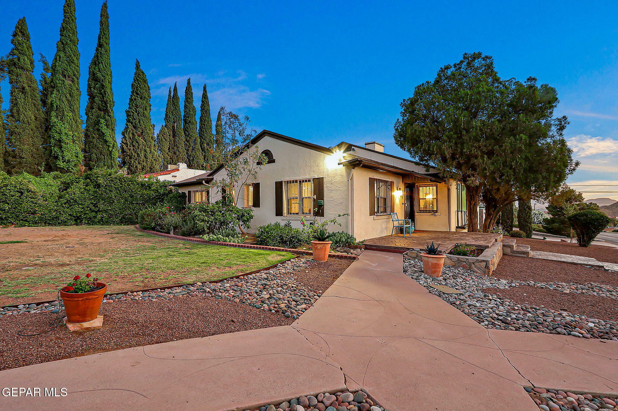 Property Photo: 818 Kerbey Avenue TX 79902