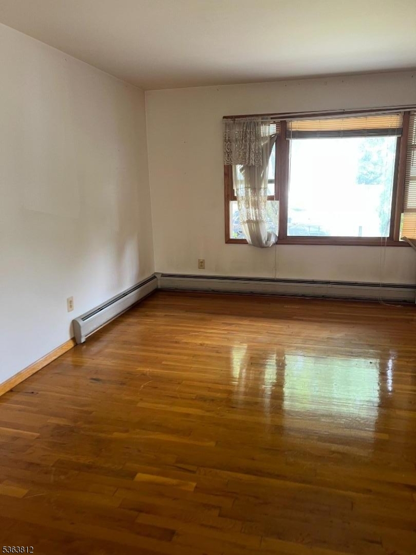 Property Photo: 152 Glenwood Ct NJ 07083