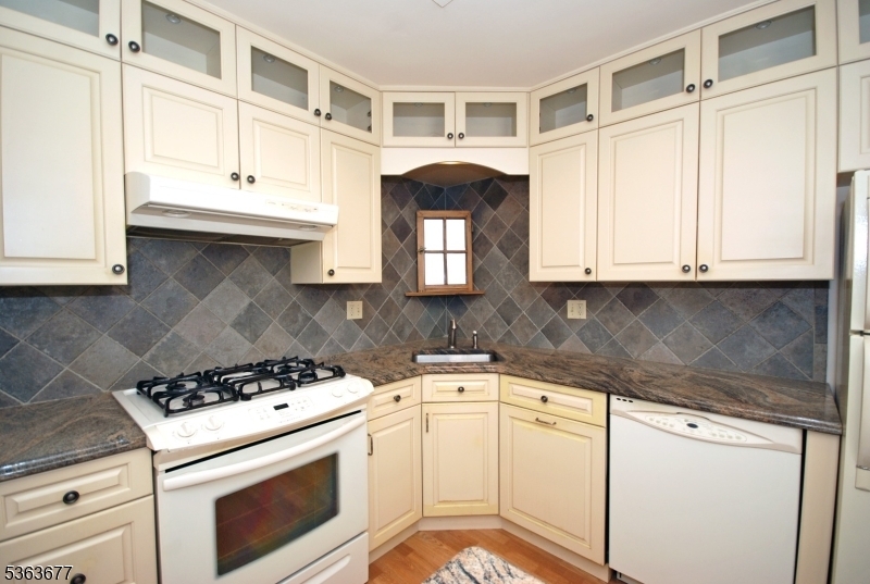 16 Henley Dr 16  Franklin Twp. NJ 08873 photo