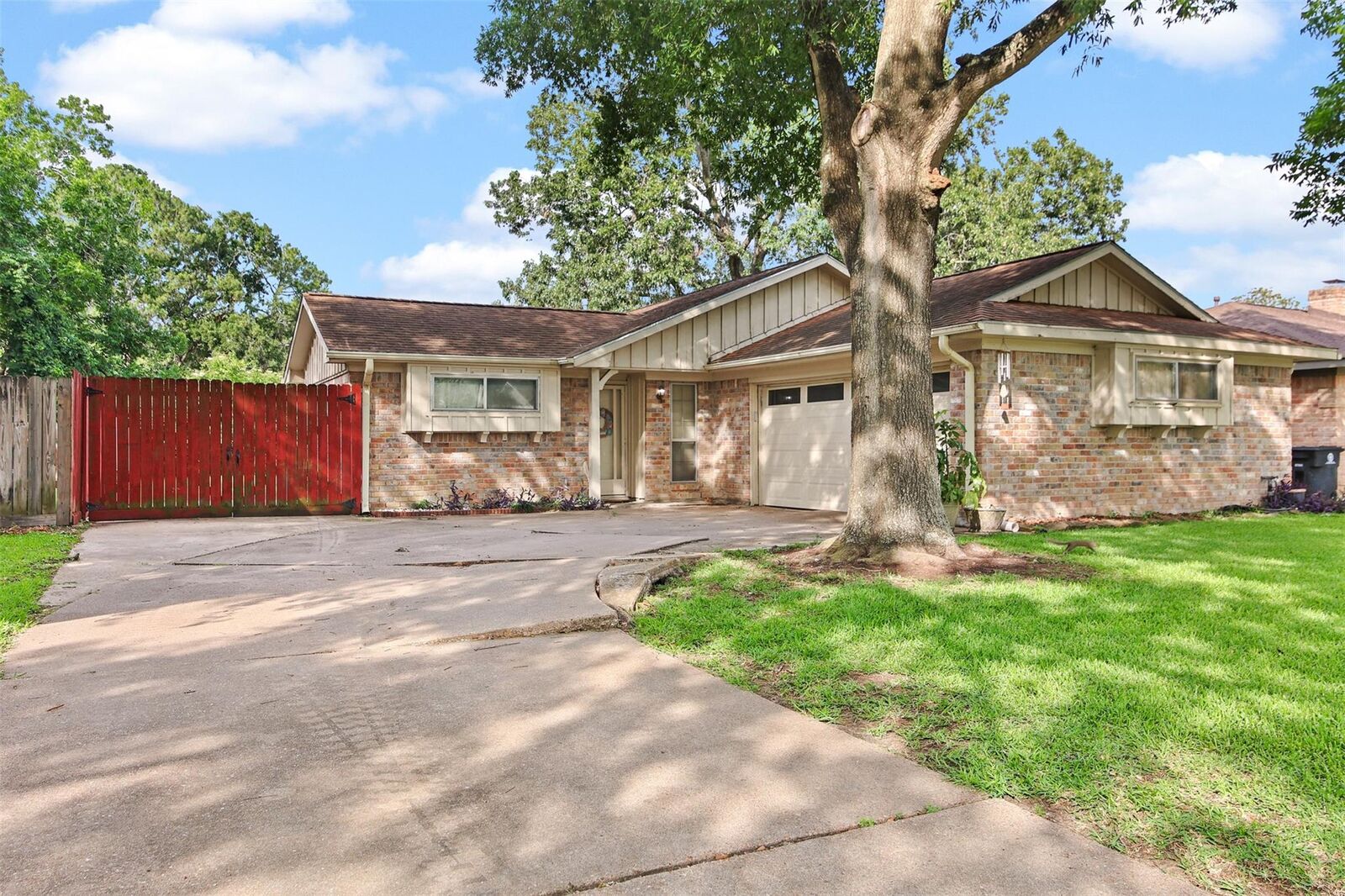 Property Photo:  16203 White Star Drive  TX 77062 