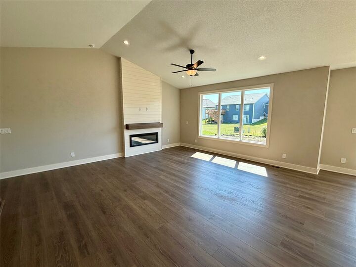 Property Photo:  3507 NW 27th Street  IA 50023 