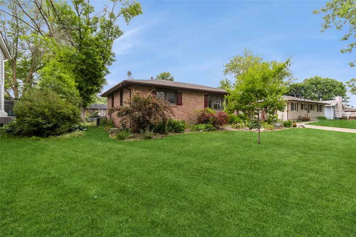 Property Photo:  230 NW Arlan Drive  IA 50023 
