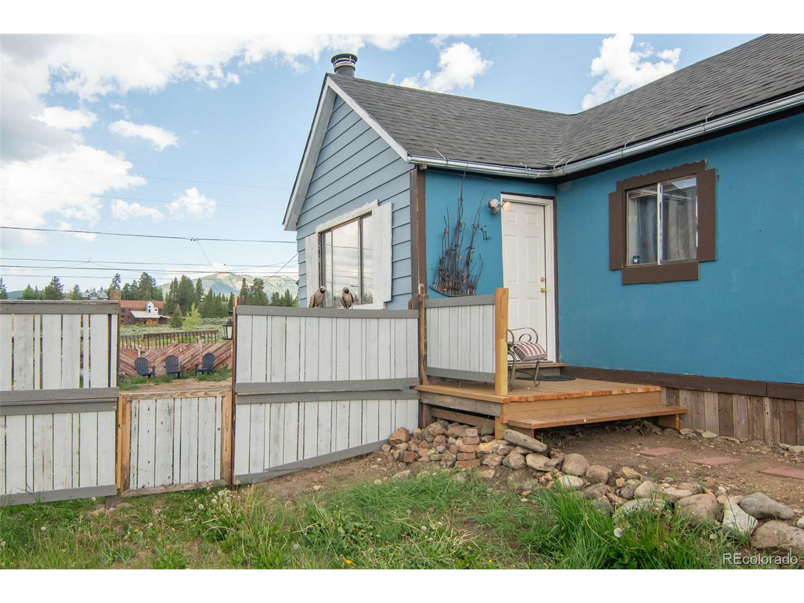 Property Photo: 704 E 6th St CO 80461