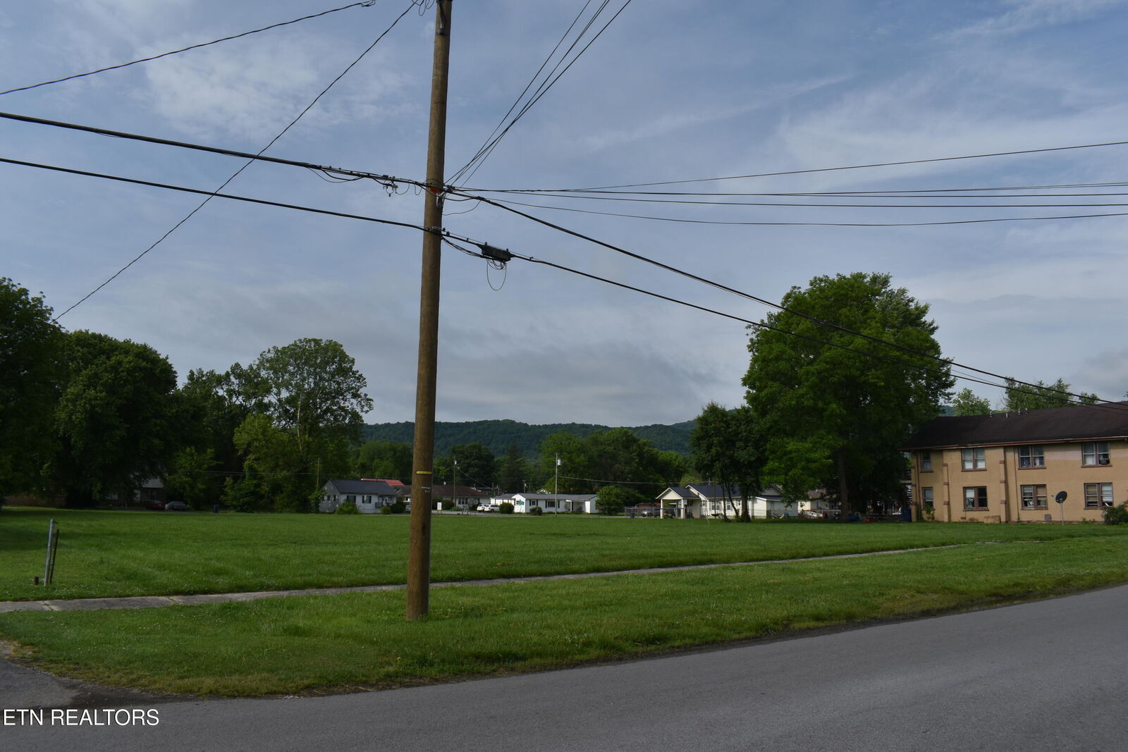 Property Photo:  321 Chester Ave  KY 40965 